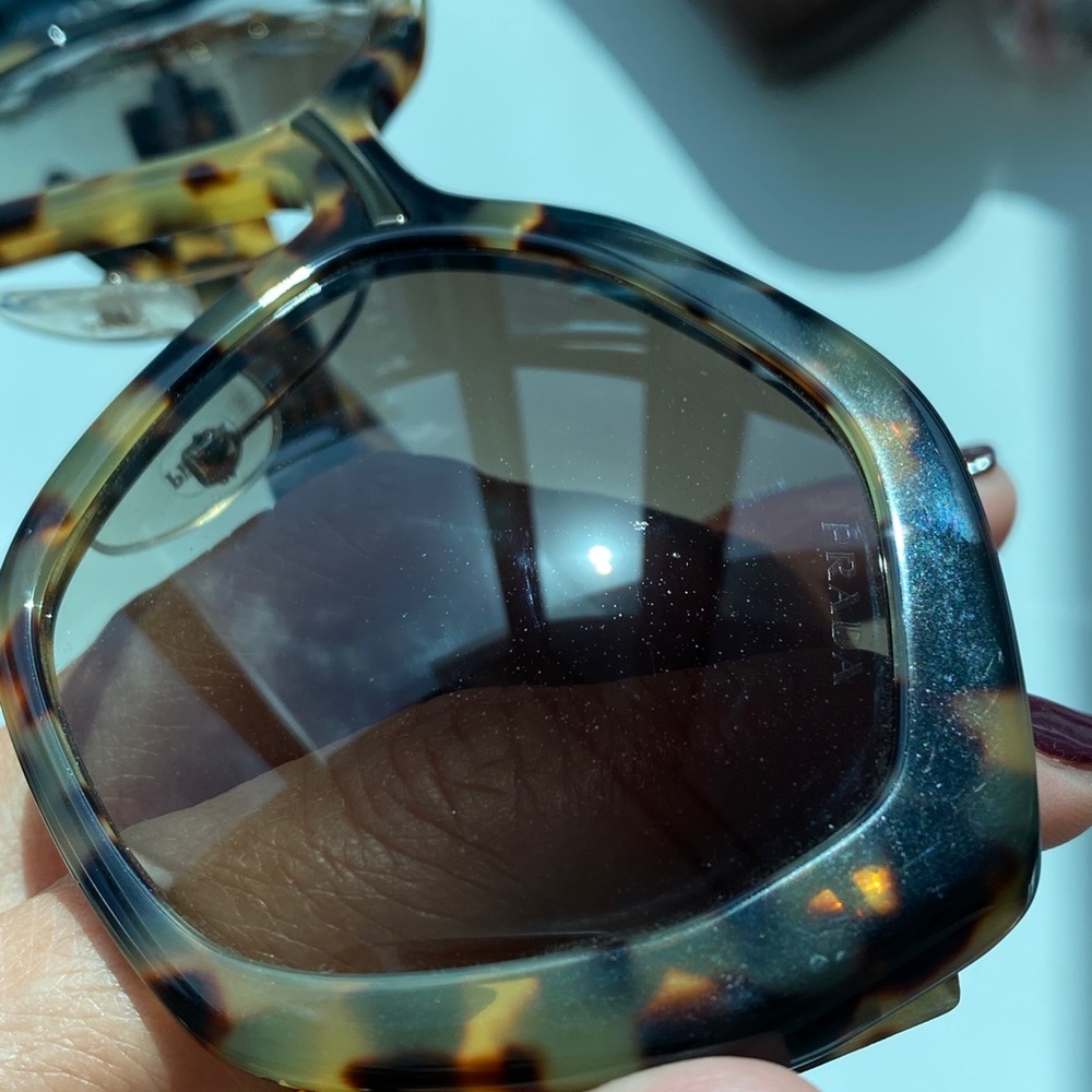Prada sunglasses - Picture 2 of 6